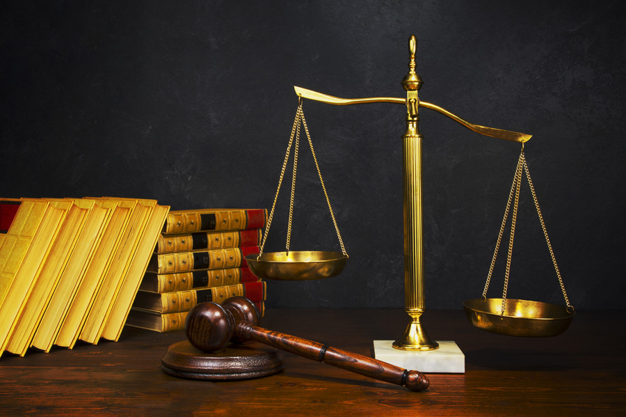上海律師事務所視角：冒充品牌旅行社騙老人買保健品的法律分析與防范對策