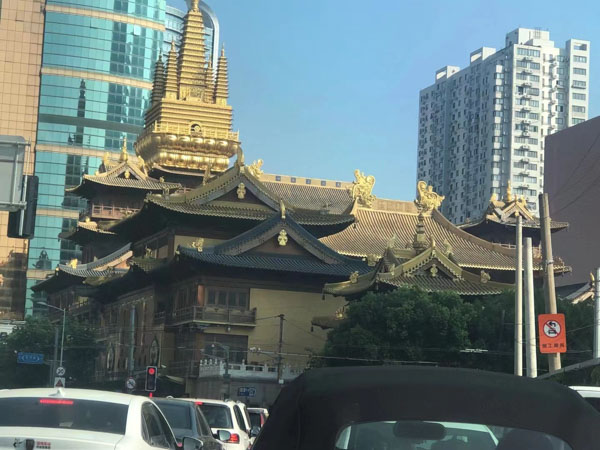 引誘少女并奸淫的行為構成什么罪？上海法律顧問帶您了解