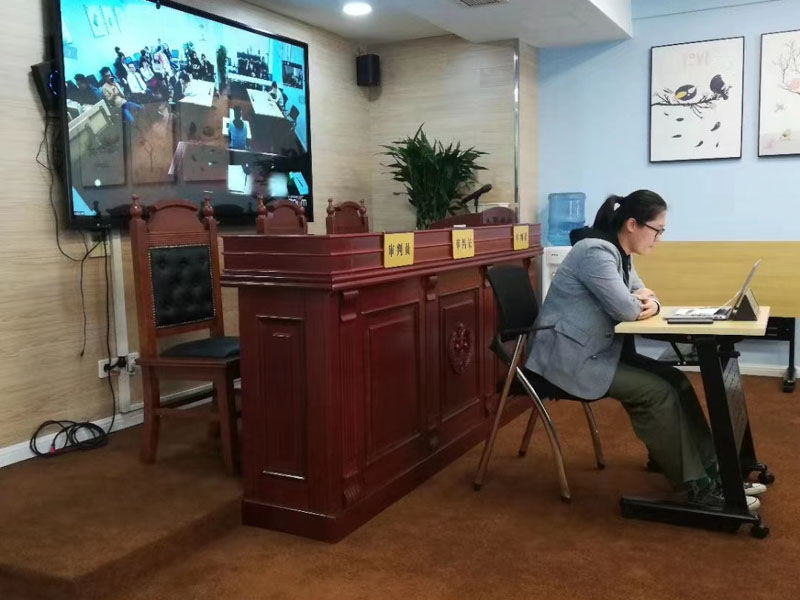 上海法律顧問:強拆時因古董楠木床還未搬出發(fā)生沖突，村民稱多人將其打傷